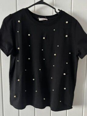 Reserved Black Bead Short Sleeve T-shirt